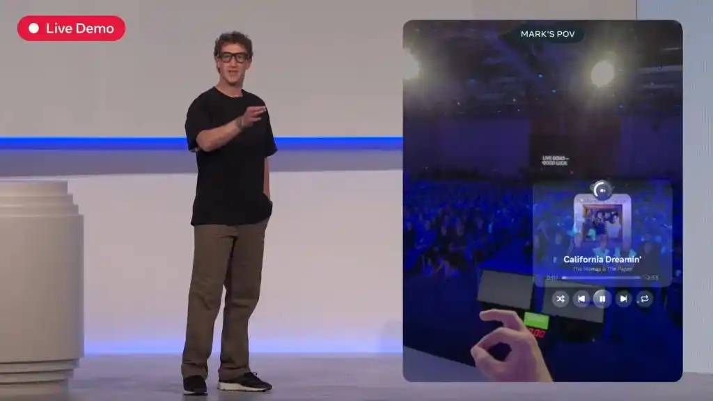 分一杯羹2025年上半年出货量突破100万台新葡京娱乐场app智能眼镜火了！中国厂商抢(图3)