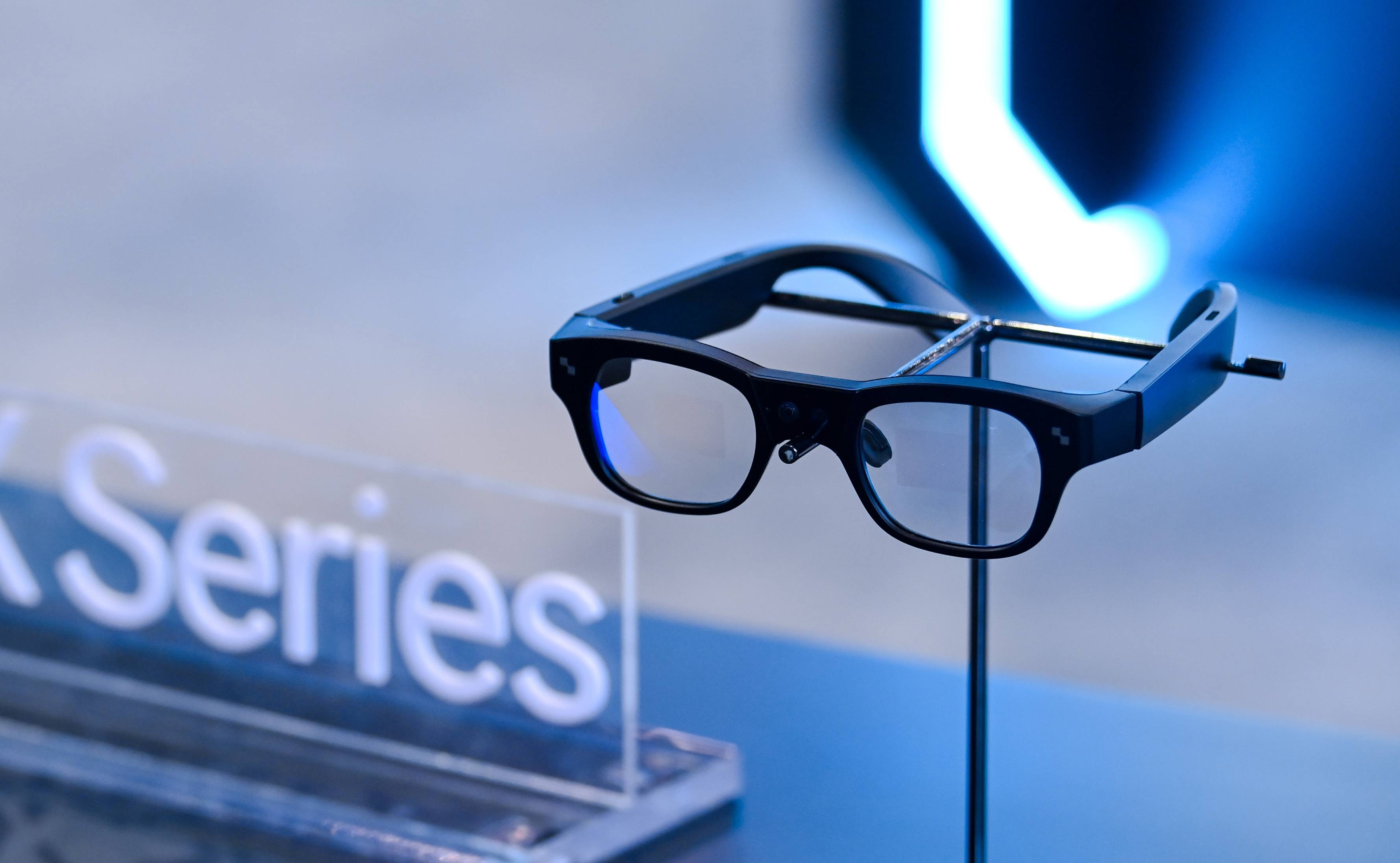 分一杯羹2025年上半年出货量突破100万台新葡京娱乐场app智能眼镜火了!中国厂商抢(图5) 分一杯羹2025年上半年出货量突破100万台新葡京娱乐场app智能眼镜火了!中国厂商抢(图5)